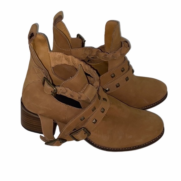 Diba Shoes - Brown Leather fall booties 8.5